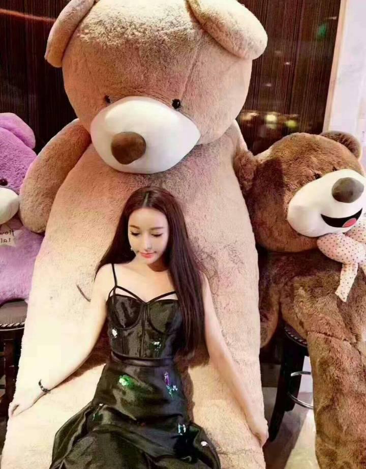 感觉挺不错的小姑娘